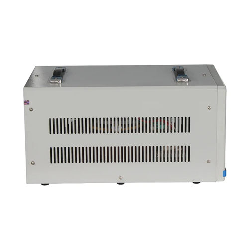 小型電圧レギュレータの熱抵抗はどれくらいですか?